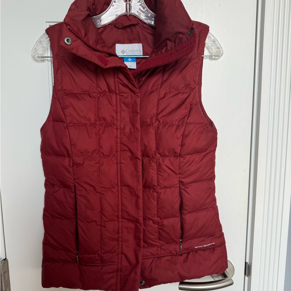 Columbia Women's Burgundy Quilted Vest